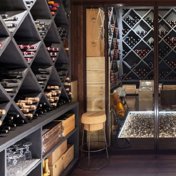 Lolaire Vintage-cellar